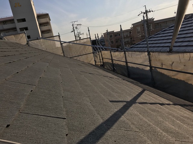 守山区で既存カラーベスト屋根からスーパーガルテクトへの屋根カバー工事、最後のメンテナンスとして高耐久の屋根材を希望